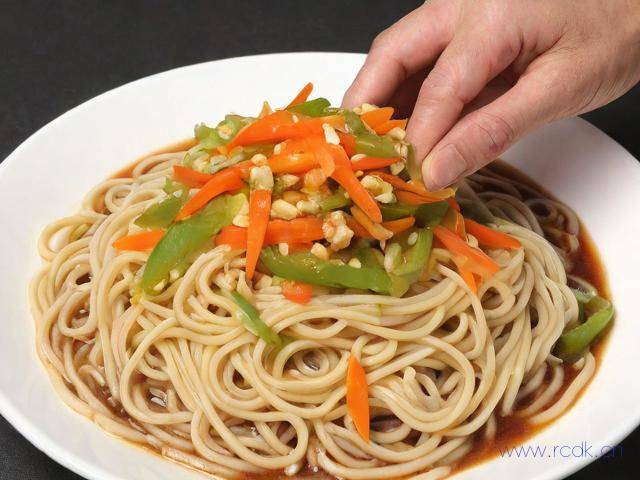 菜缕子怎么做,菜饸怎么做好吃