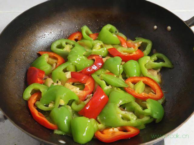 菜椒怎么做好吃减肥,菜椒怎么做好吃又简单的方法