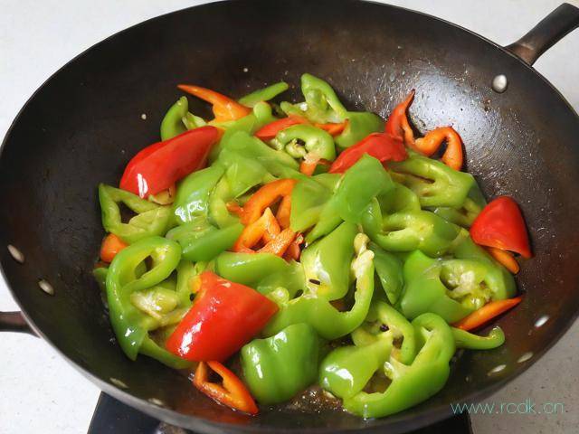 菜椒怎么做好吃减肥,菜椒怎么做好吃又简单的方法