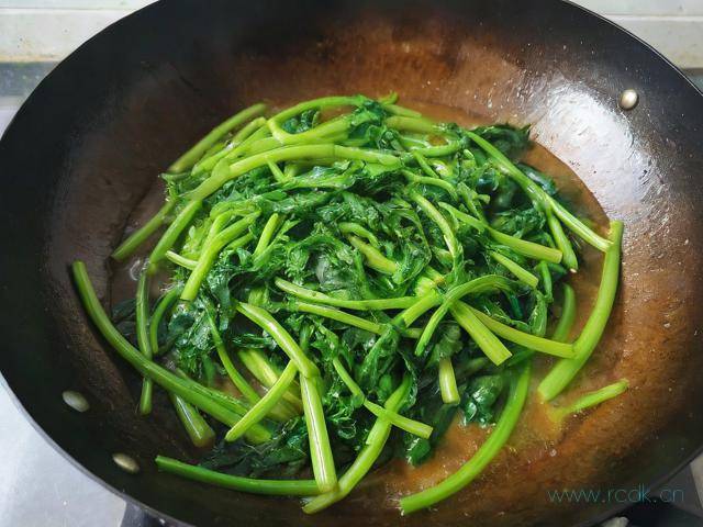 茼蒿菜怎么炒最好吃,茼蒿菜的炒法